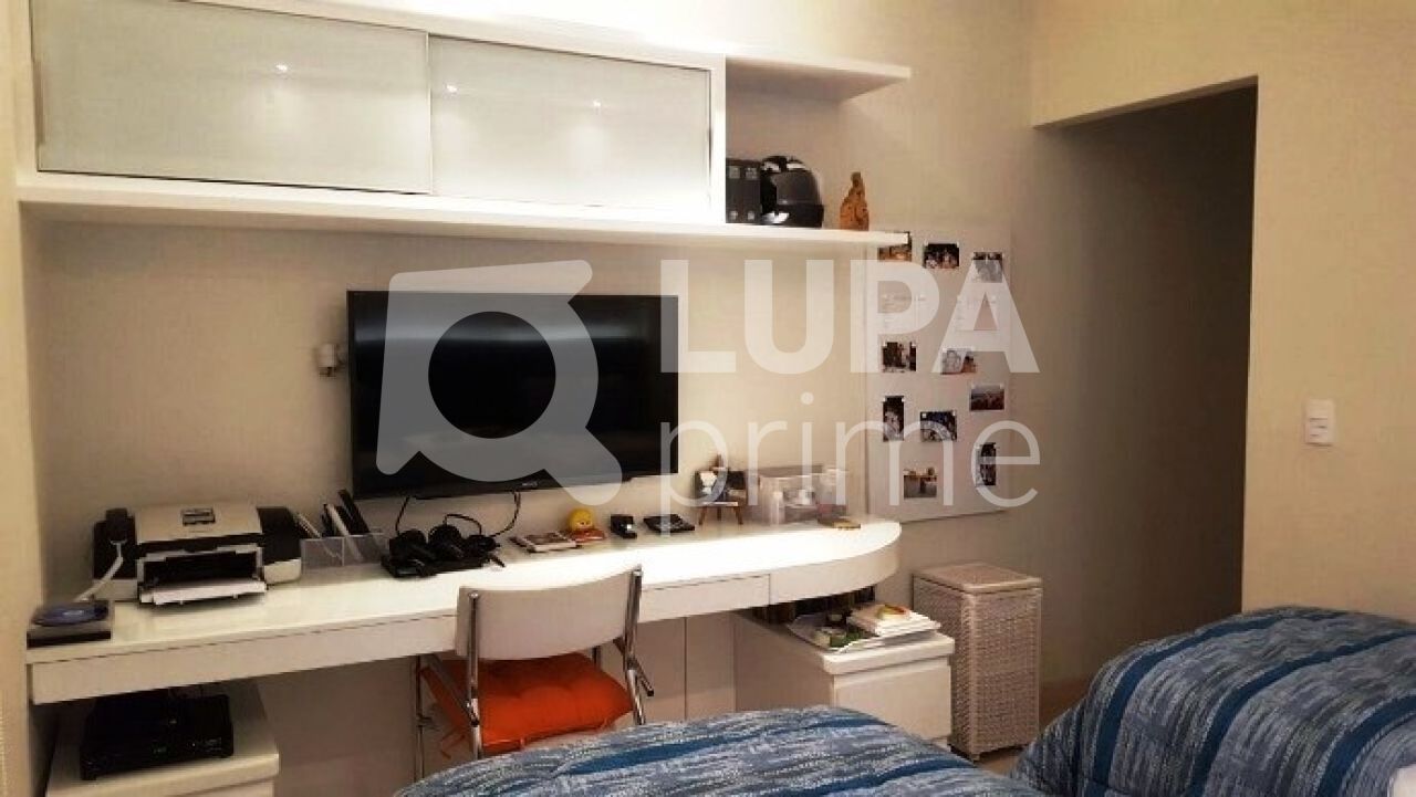 Casa à venda com 3 quartos, 250m² - Foto 17