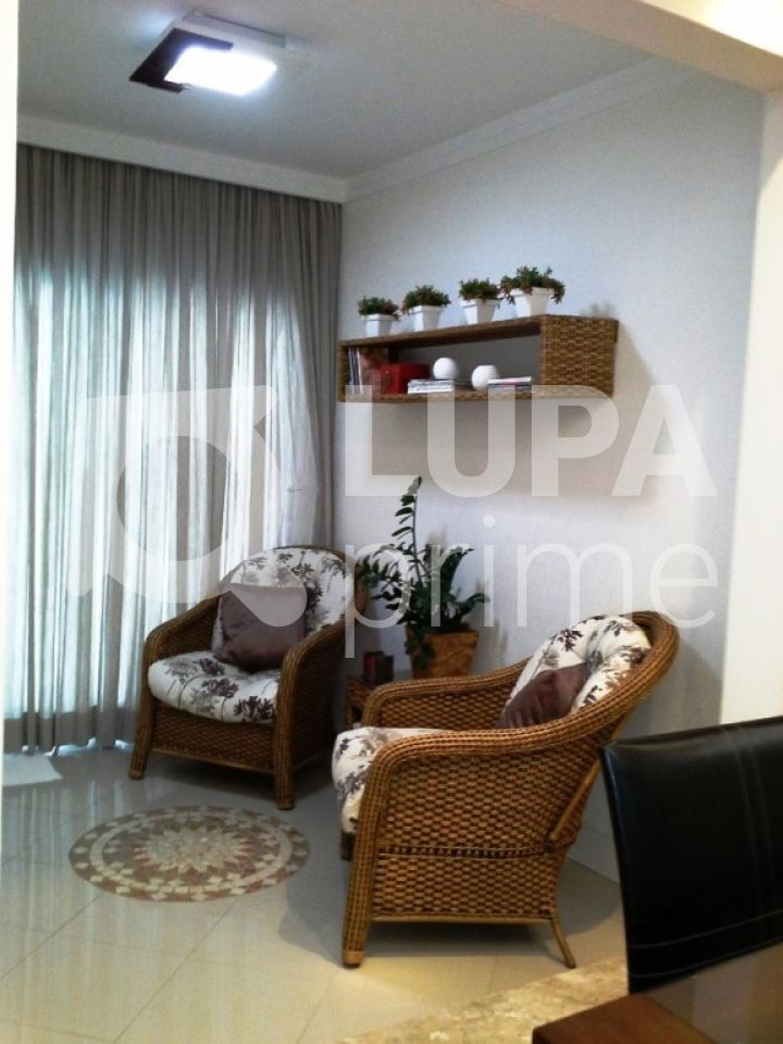 Casa à venda com 3 quartos, 250m² - Foto 3
