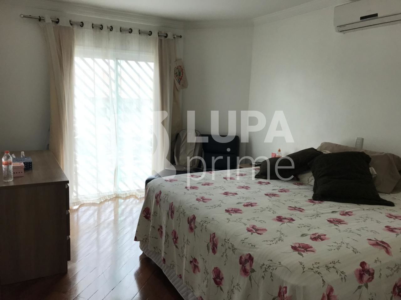 sobrado-venda-sao-paulo-parada-inglesa-3dormitorios-3suites-5vagas-250m2-LS22545