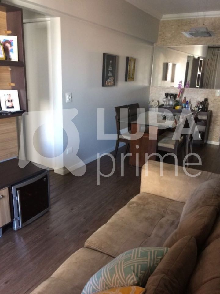 Apartamento à venda com 2 quartos, 67m² - Foto 2
