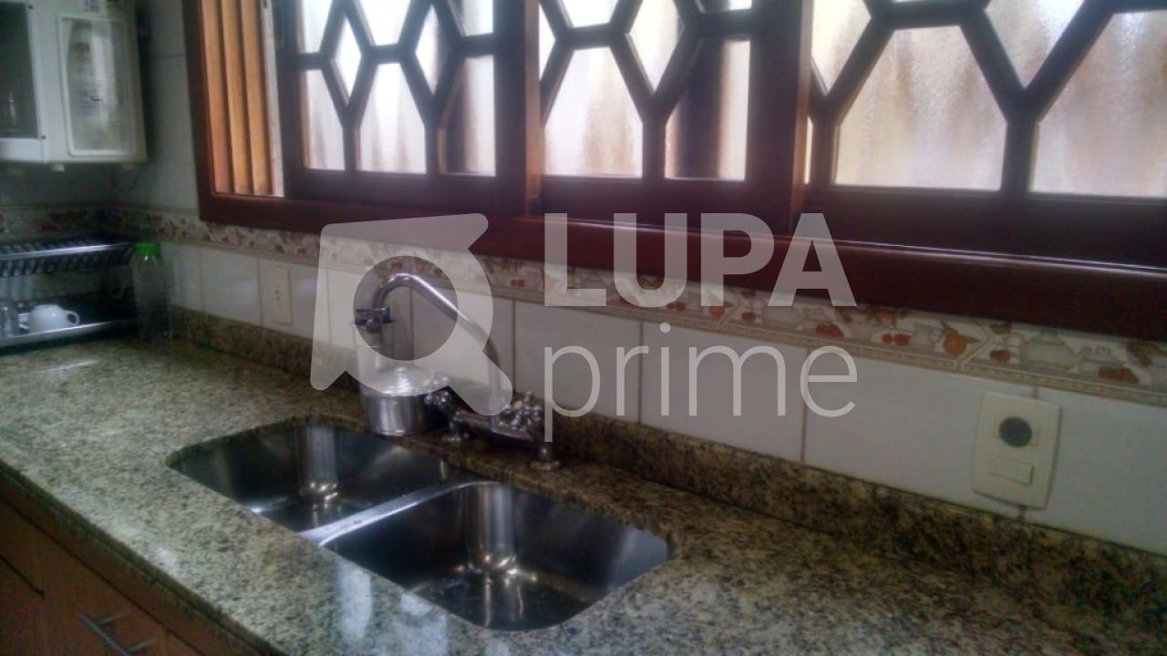sobrado-venda-sao-paulo-vila-amalia-3dormitorios-3suites-5vagas-261m2-LS23201