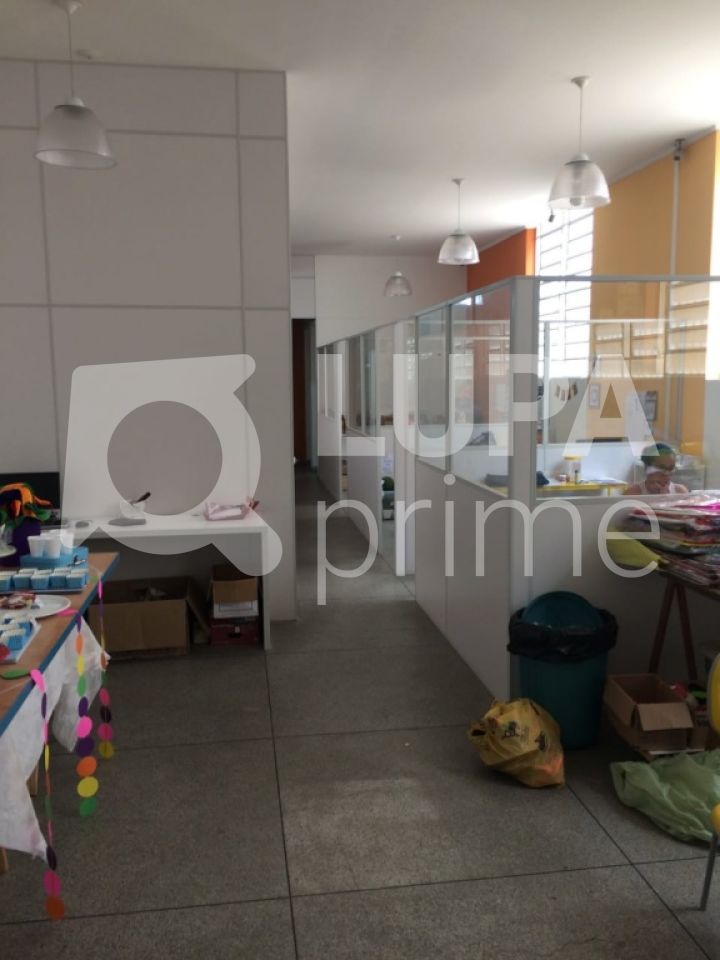 galpao-venda-sao-paulo-agua-fria-10vagas-240m2-LS23574