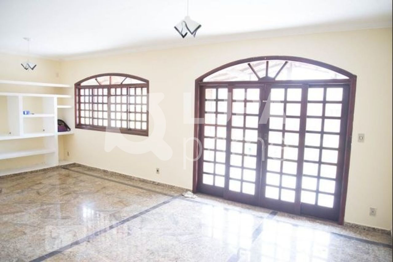 sobrado-venda-sao-paulo-vila-picinin-4dormitorios-3vagas-252m2-LS23926