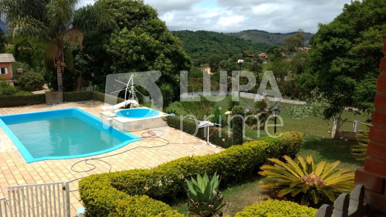 Chácara, 3 quartos, 4000 m² - Foto 1