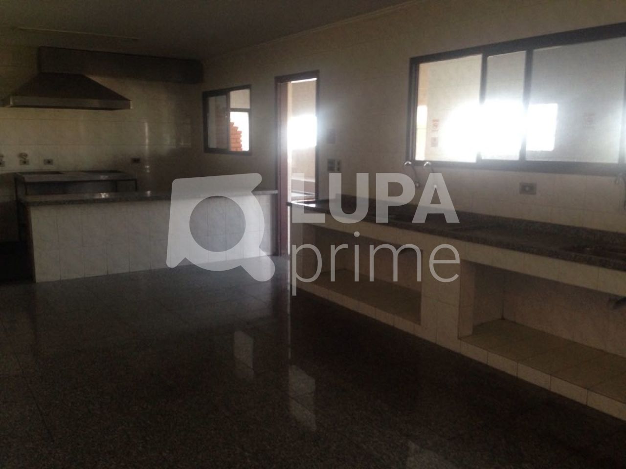 predio-venda-sao-paulo-tremembe-10vagas-1000m2-LS25210