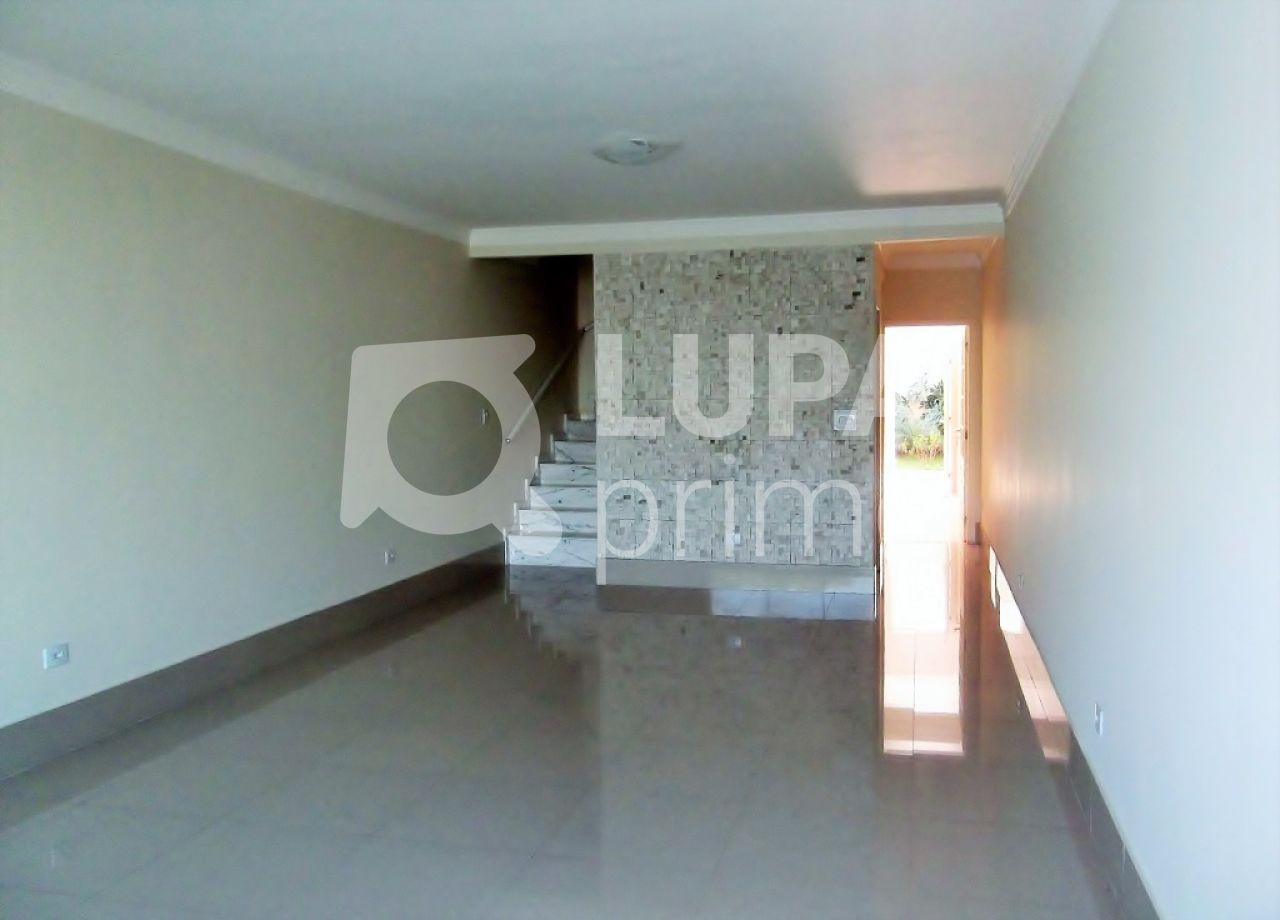 sobrado-venda-sao-paulo-piqueri-3dormitorios-1suite-5vagas-210m2-LS25488