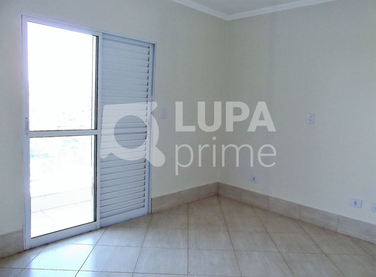 sobrado-venda-sao-paulo-piqueri-3dormitorios-1suite-5vagas-210m2-LS25490