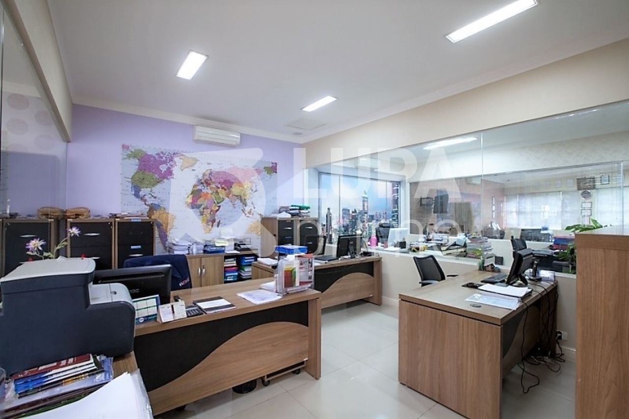 Casa Comercial à venda, 1800m² - Foto 9