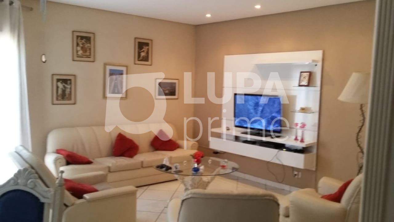 Casa, 6 quartos, 300 m² - Foto 2