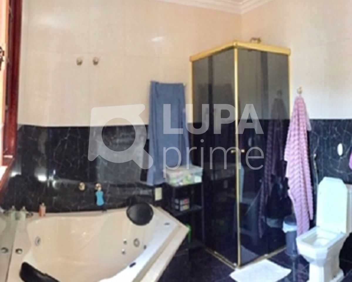 Casa à venda com 3 quartos, 270m² - Foto 14