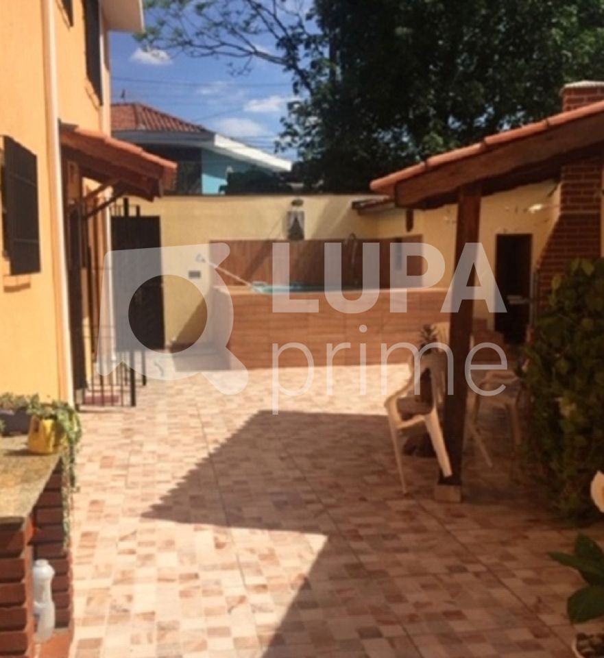 Casa à venda com 3 quartos, 270m² - Foto 4