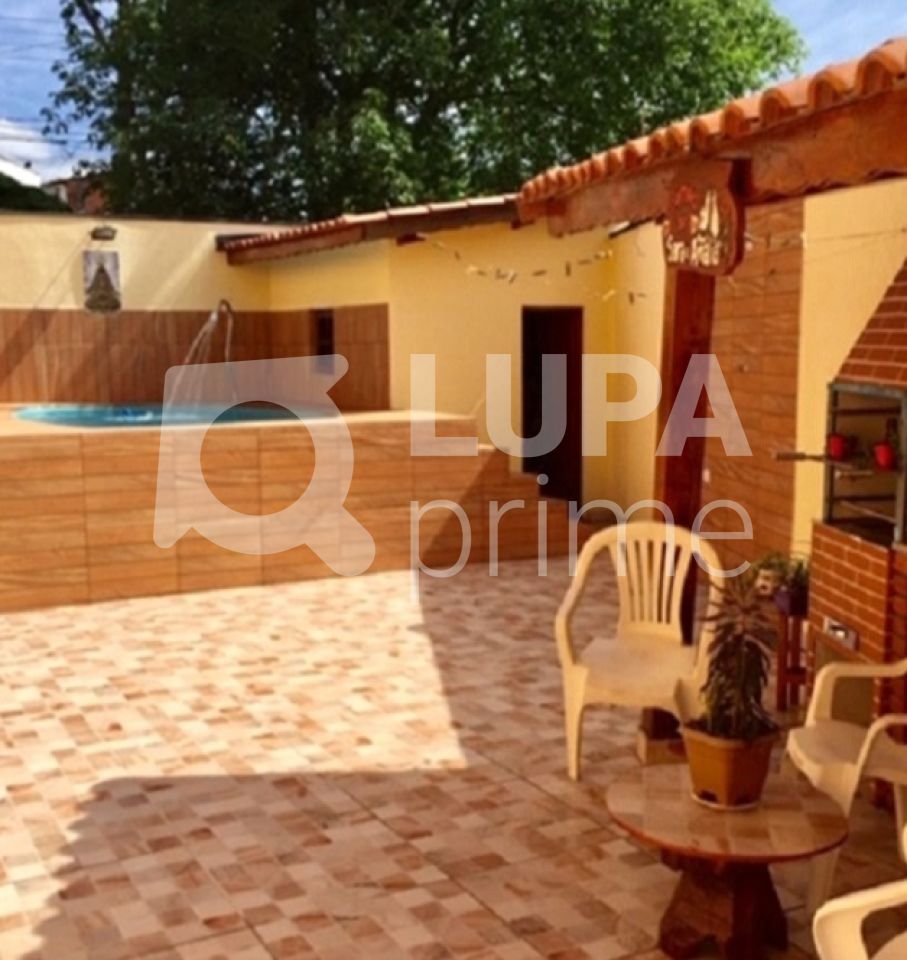 Casa à venda com 3 quartos, 270m² - Foto 2