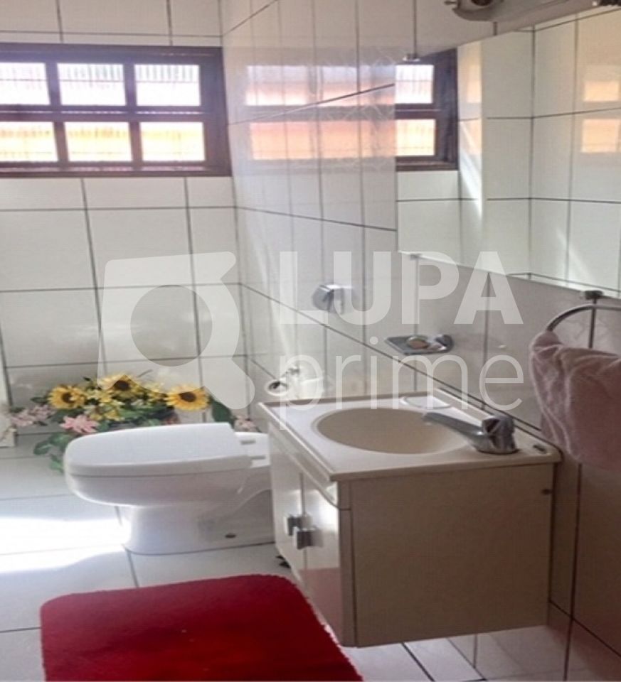 Casa à venda com 3 quartos, 270m² - Foto 17