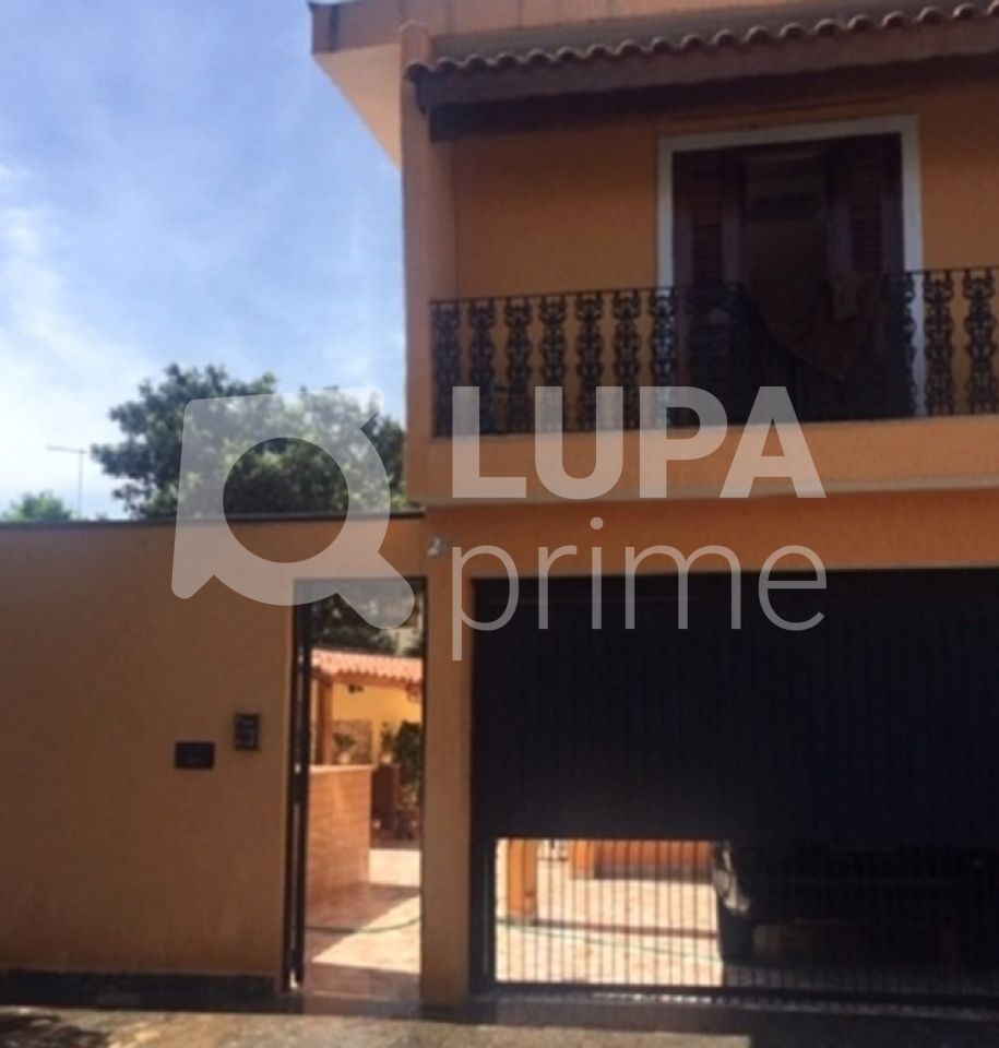 Casa à venda com 3 quartos, 270m² - Foto 1