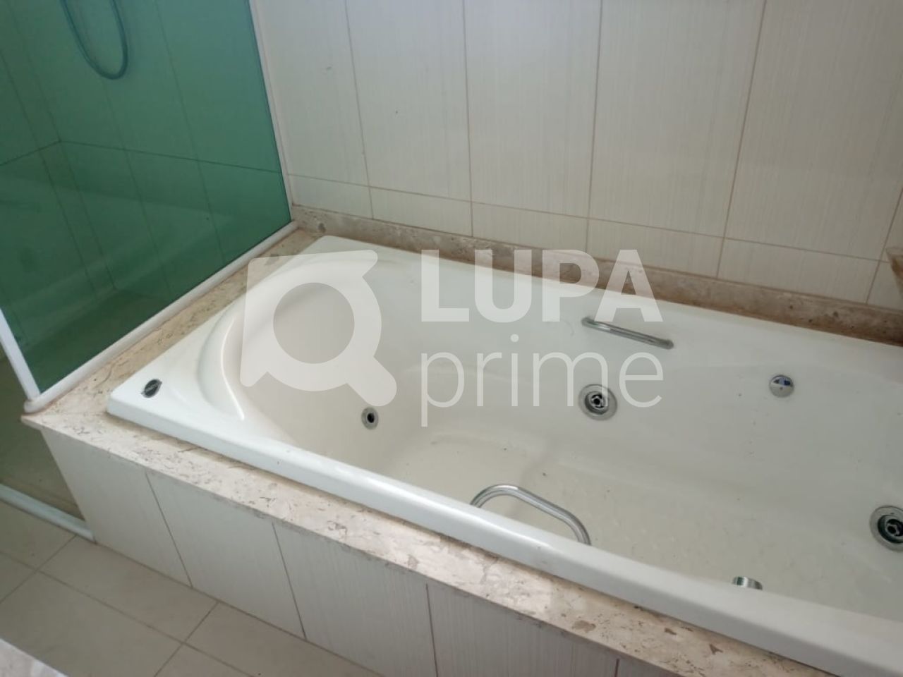 casa-assobradada-venda-sao-paulo-vila-irmaos-arnoni-3dormitorios-3suites-4vagas-243m2-LS28339