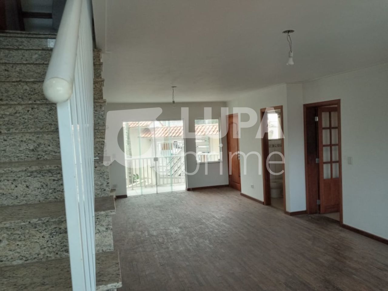 casa-assobradada-venda-sao-paulo-vila-irmaos-arnoni-3dormitorios-3suites-4vagas-243m2-LS28339