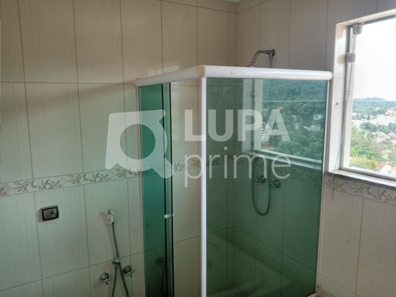 casa-assobradada-venda-sao-paulo-vila-irmaos-arnoni-3dormitorios-3suites-4vagas-243m2-LS28339