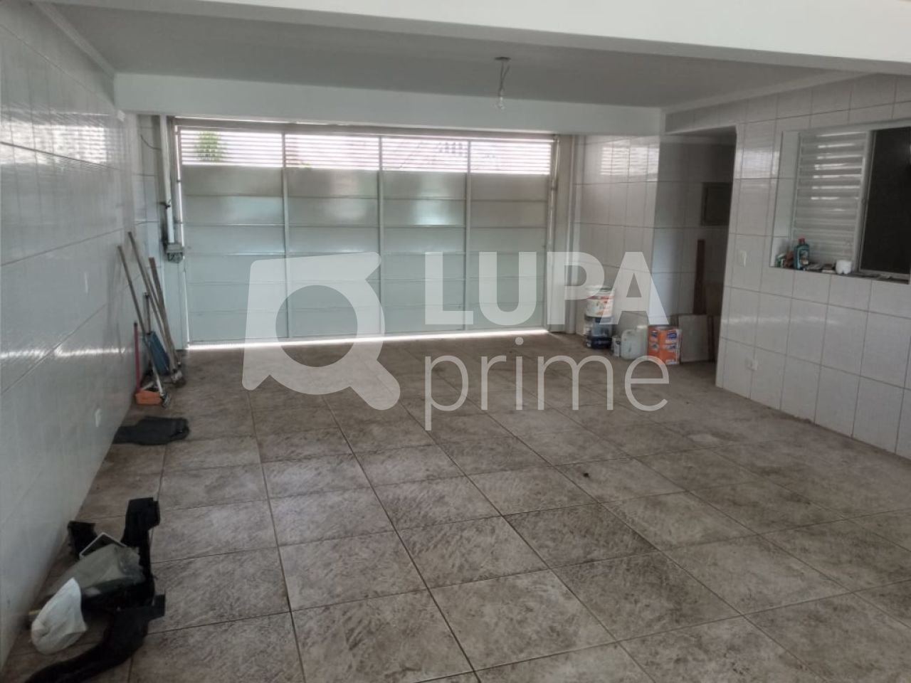 casa-assobradada-venda-sao-paulo-vila-irmaos-arnoni-3dormitorios-3suites-4vagas-243m2-LS28339
