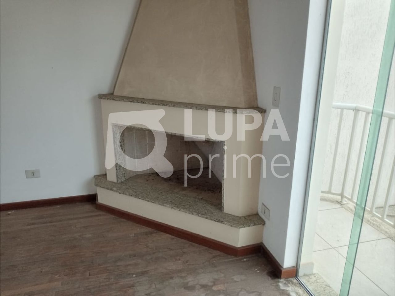 casa-assobradada-venda-sao-paulo-vila-irmaos-arnoni-3dormitorios-3suites-4vagas-243m2-LS28339