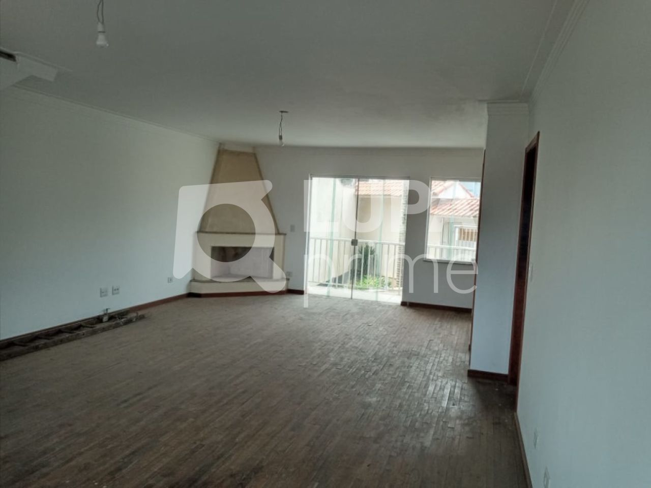 casa-assobradada-venda-sao-paulo-vila-irmaos-arnoni-3dormitorios-3suites-4vagas-243m2-LS28339