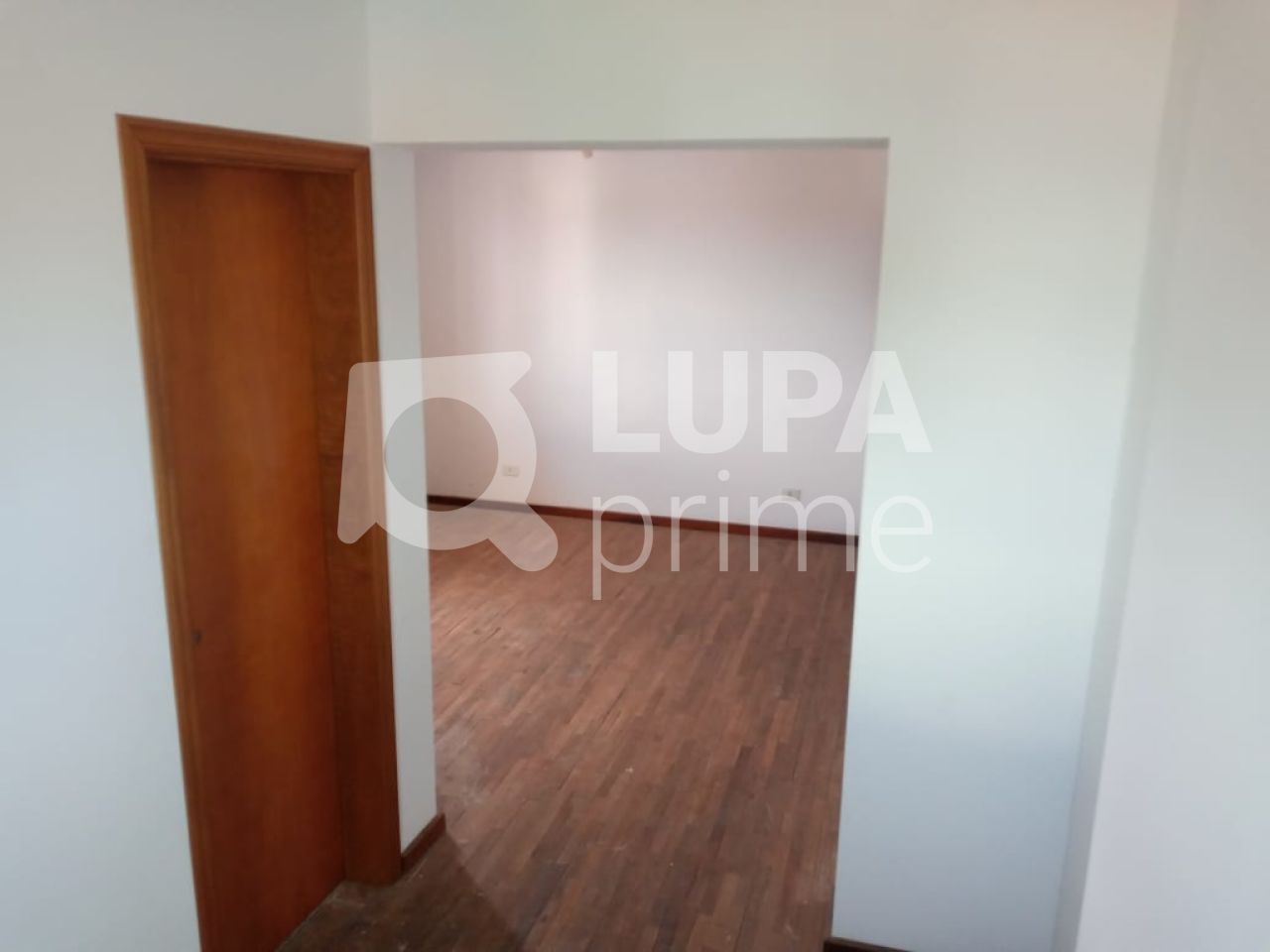 casa-assobradada-venda-sao-paulo-vila-irmaos-arnoni-3dormitorios-3suites-4vagas-243m2-LS28339