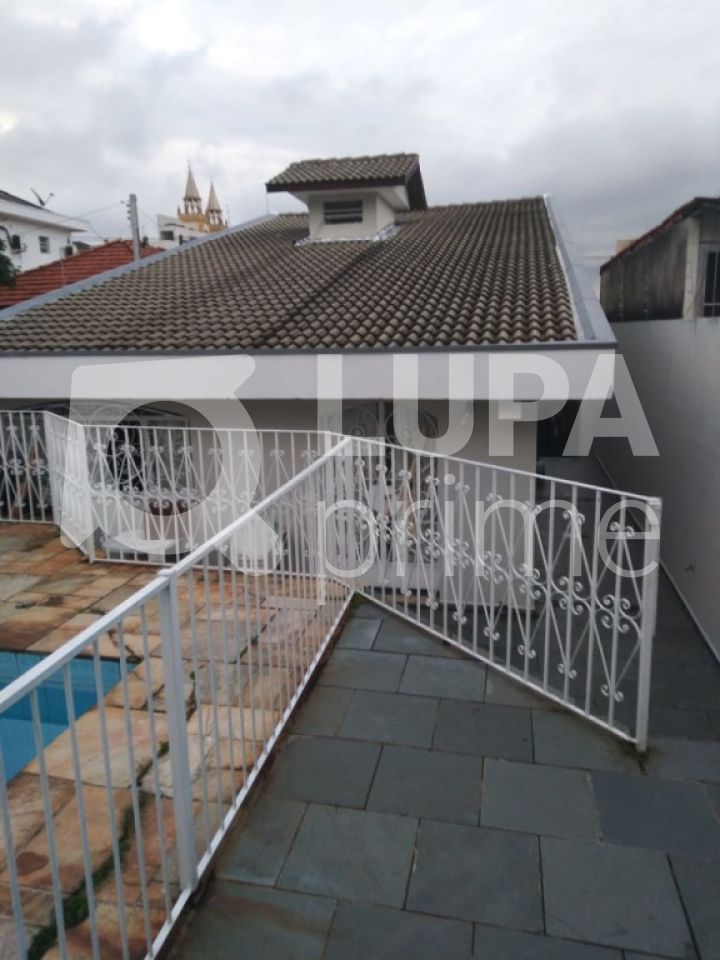 Casa à venda com 3 quartos, 200m² - Foto 2