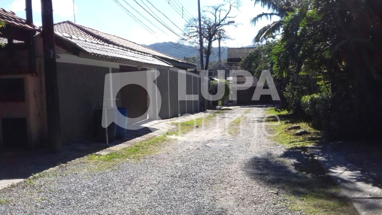 casa-terrea-venda-sao-paulo-vila-irmaos-arnoni-3dormitorios-3suites-5vagas-210m2-LS30393