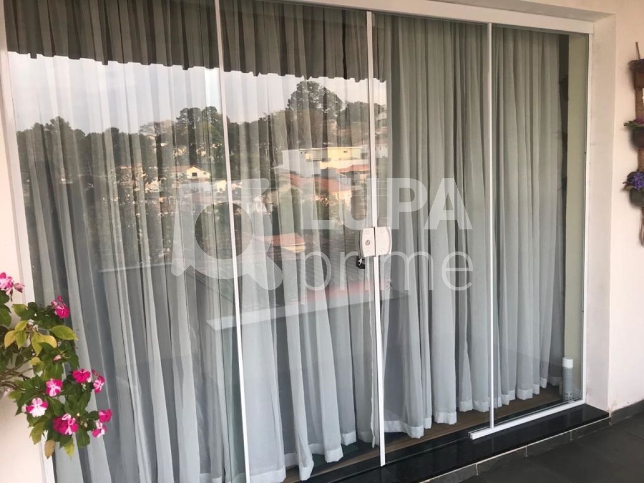 sobrado-venda-sao-paulo-vila-rosa-3dormitorios-6vagas-160m2-LS30604