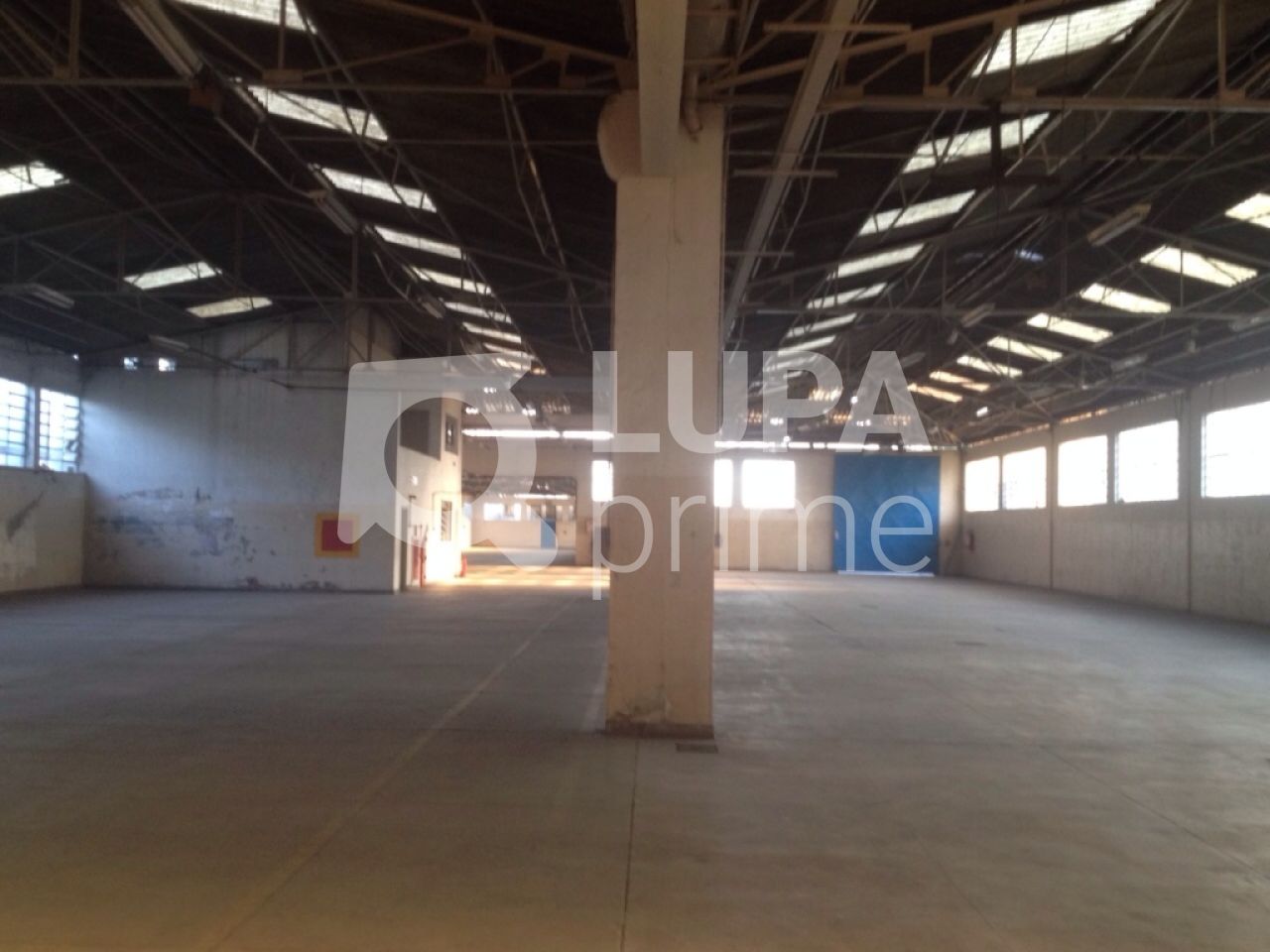 Depósito-Galpão, 3000 m² - Foto 1