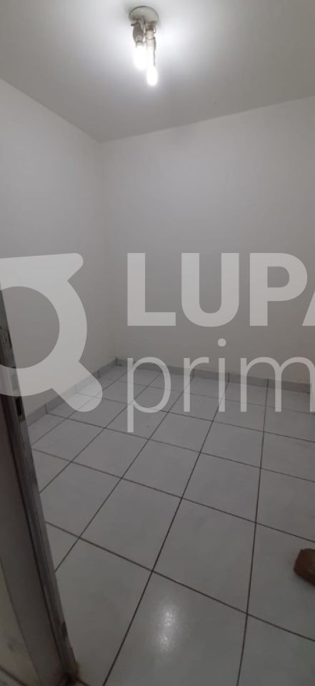 Casa à venda com 2 quartos, 90m² - Foto 9