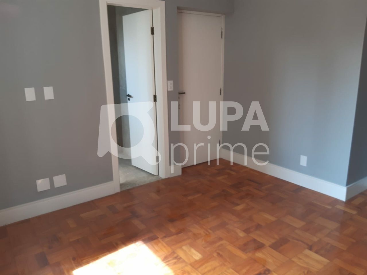 duplex-venda-sao-paulo-higienopolis-5dormitorios-2suites-2vagas-272m2-LS31176