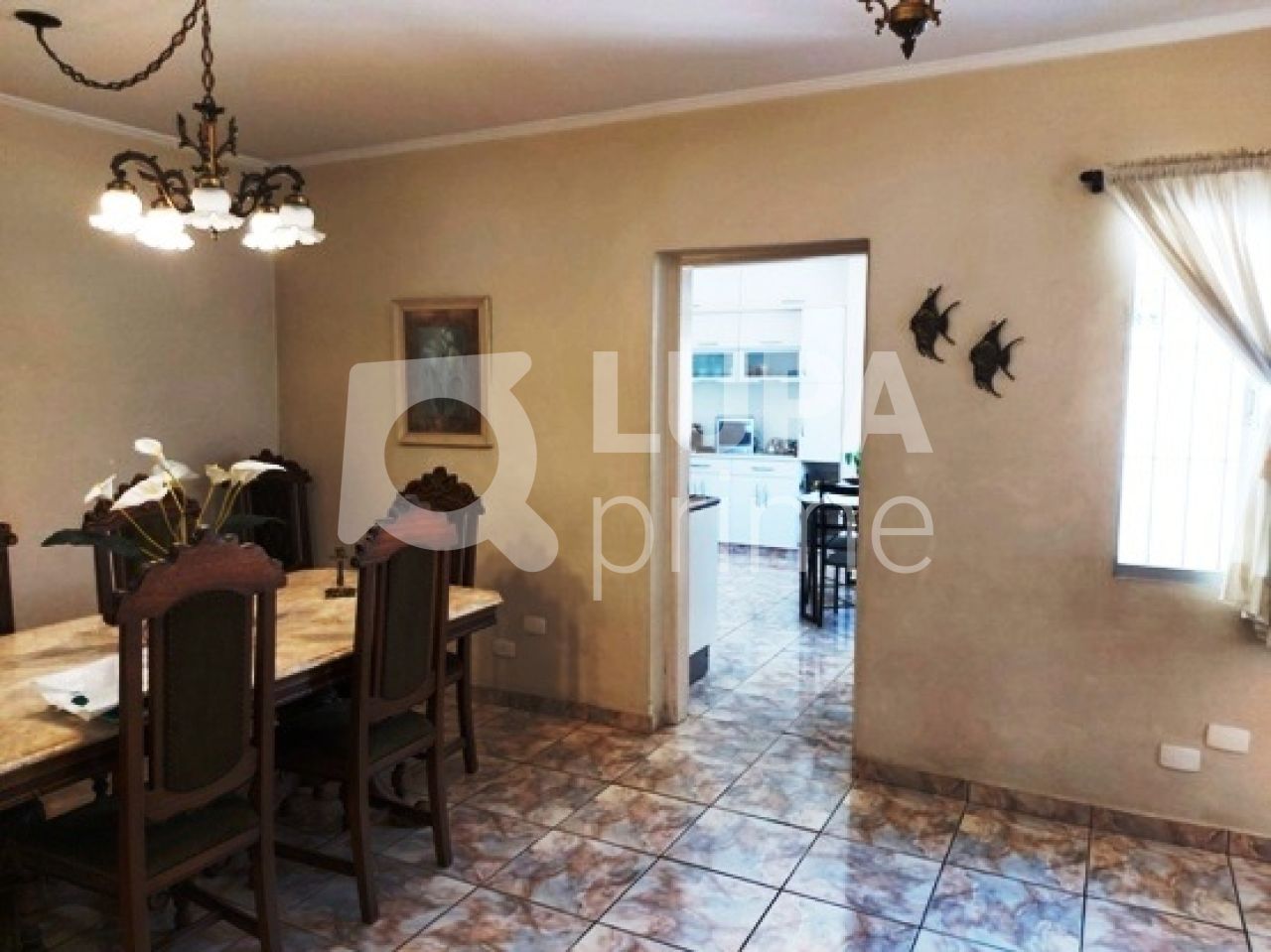 Casa à venda com 5 quartos, 220m² - Foto 3