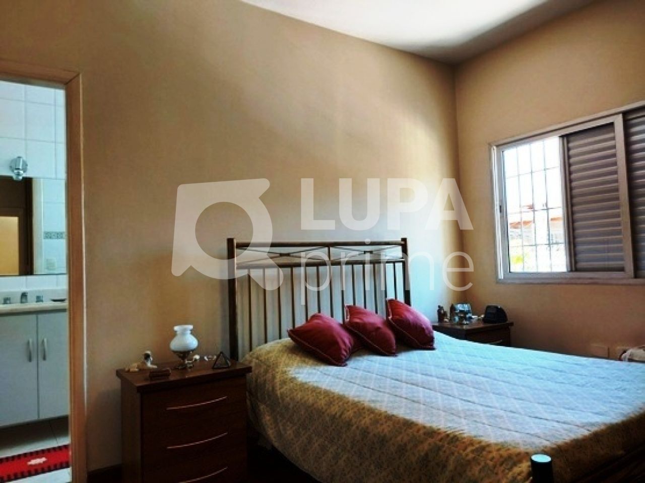 Casa à venda com 5 quartos, 220m² - Foto 8