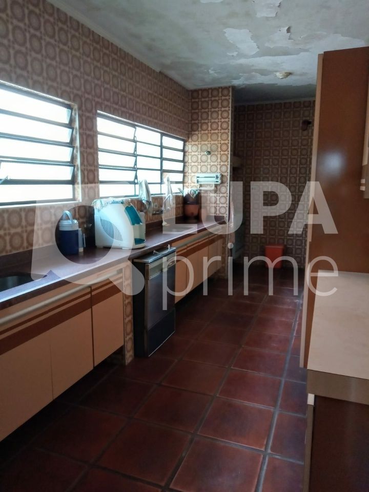 casa-terrea-venda-sao-paulo-jardim-floresta-3dormitorios-2suites-15vagas-440m2-LS32171