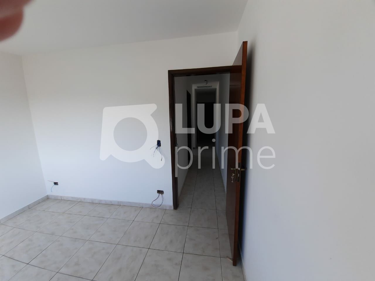 sobrado-venda-sao-paulo-vila-rosa-3dormitorios-1suite-4vagas-180m2-LS32577