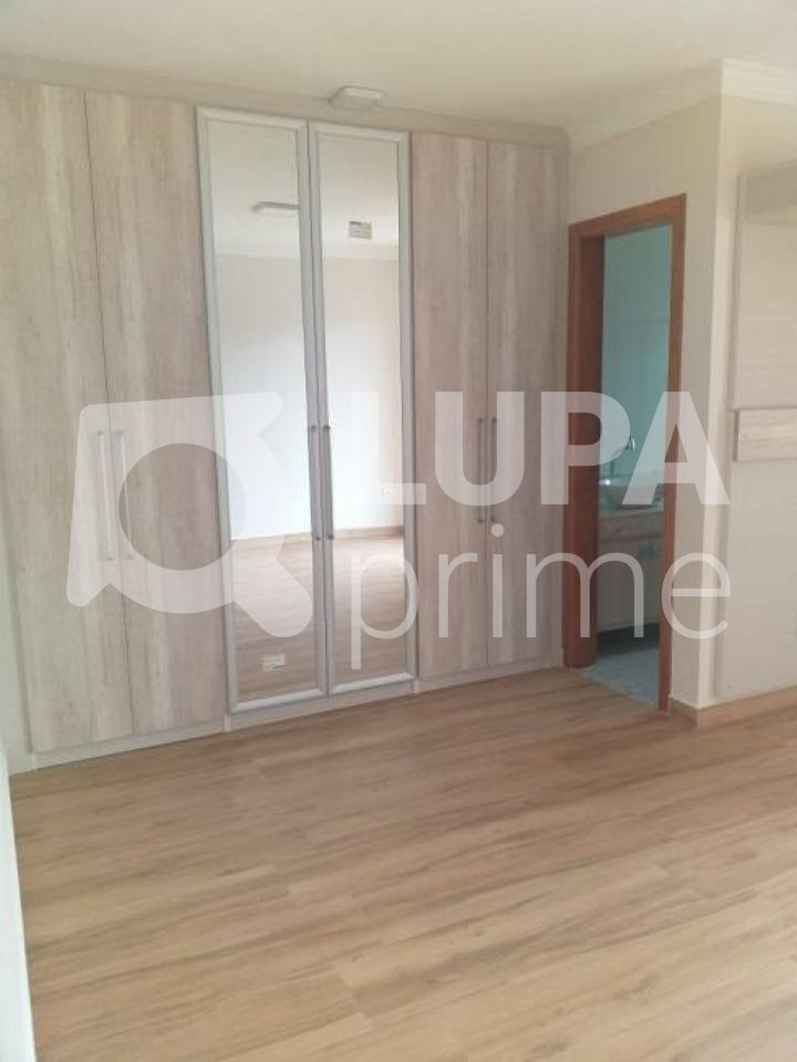 sobrado-venda-sao-paulo-vila-comercial-3dormitorios-3suites-5vagas-180m2-LS32723