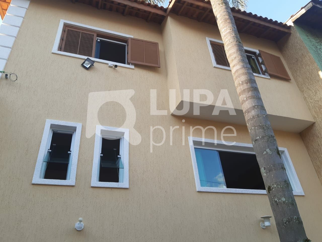 Casa à venda com 3 quartos, 240m² - Foto 3