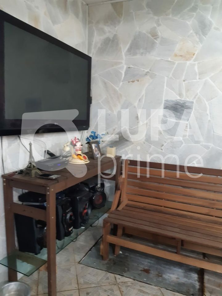 Casa à venda com 3 quartos, 240m² - Foto 24
