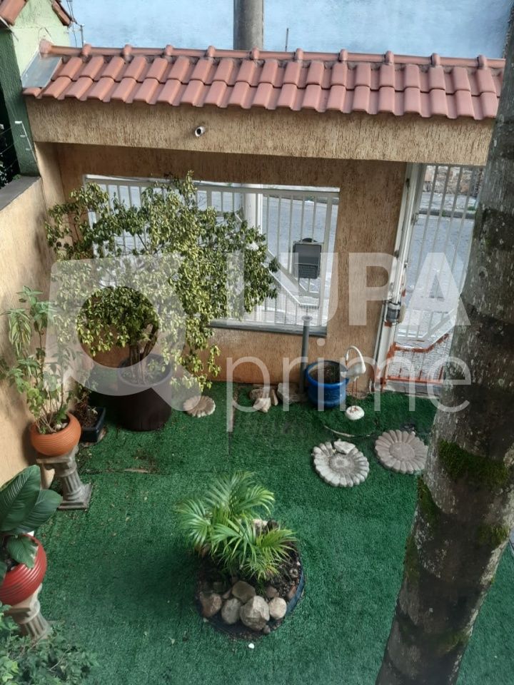 Casa à venda com 3 quartos, 240m² - Foto 1