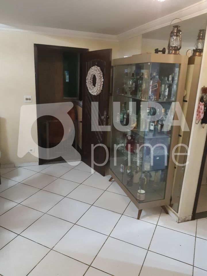 Casa à venda com 3 quartos, 240m² - Foto 9