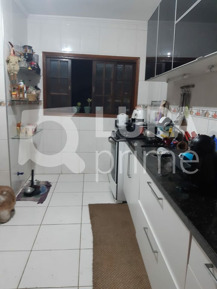 Casa à venda com 3 quartos, 240m² - Foto 17