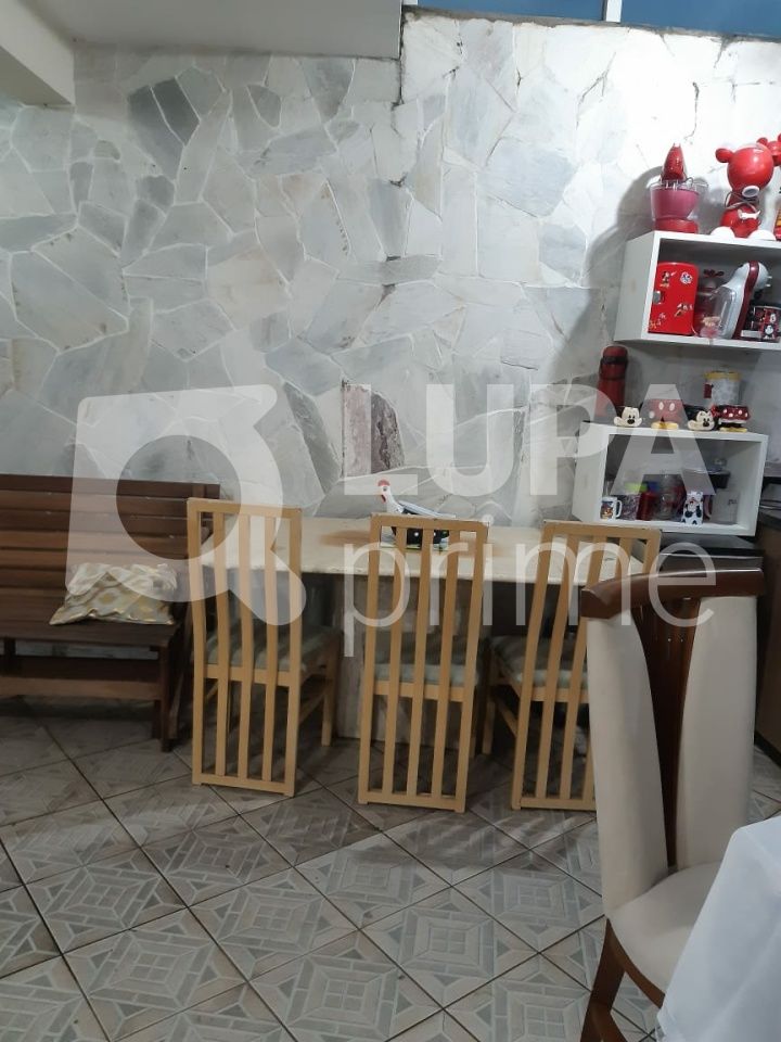 Casa à venda com 3 quartos, 240m² - Foto 31