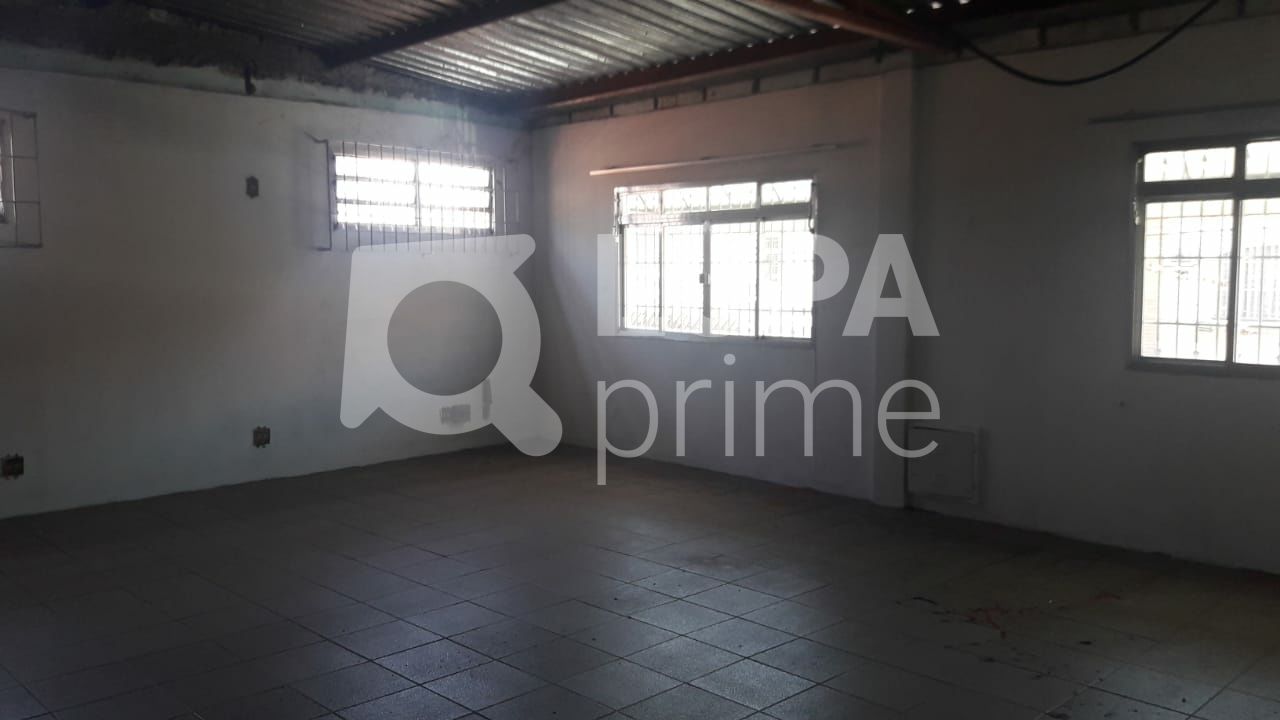 Casa à venda com 2 quartos, 80m² - Foto 2