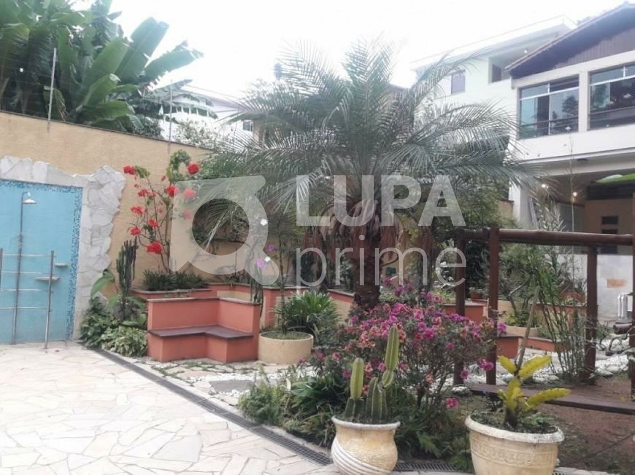 Casa à venda com 6 quartos, 461m² - Foto 2