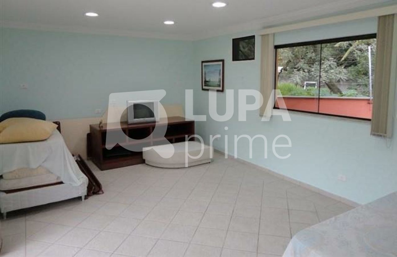 Casa à venda com 6 quartos, 461m² - Foto 7