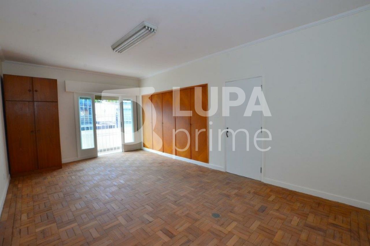 sobrado-venda-sao-paulo-moema-5dormitorios-2suites-4vagas-300m2-LS32911