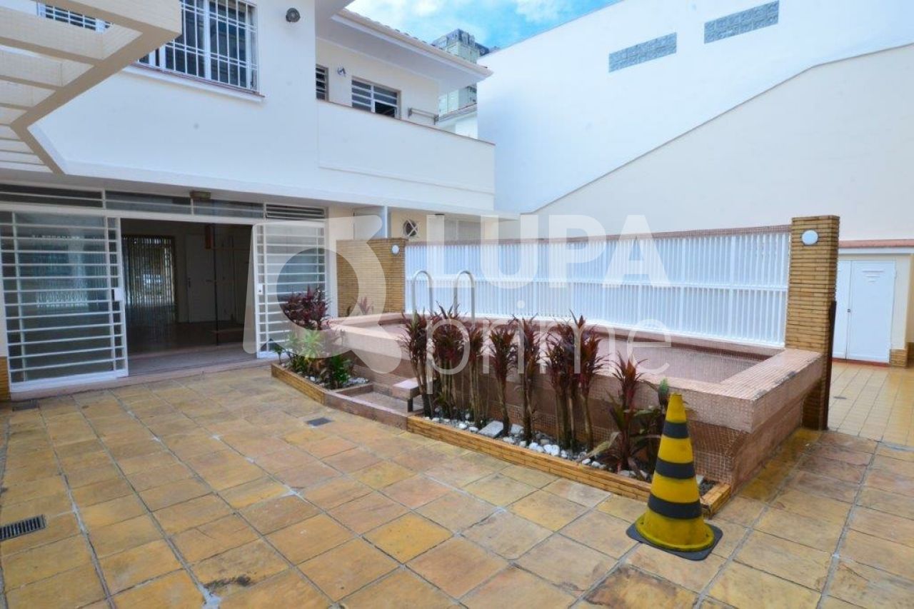 sobrado-venda-sao-paulo-moema-5dormitorios-2suites-4vagas-300m2-LS32911