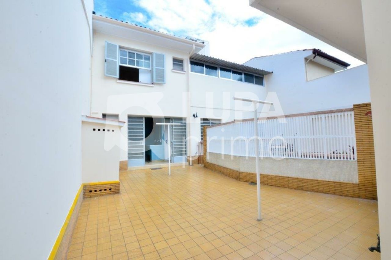 sobrado-venda-sao-paulo-moema-5dormitorios-2suites-4vagas-300m2-LS32911