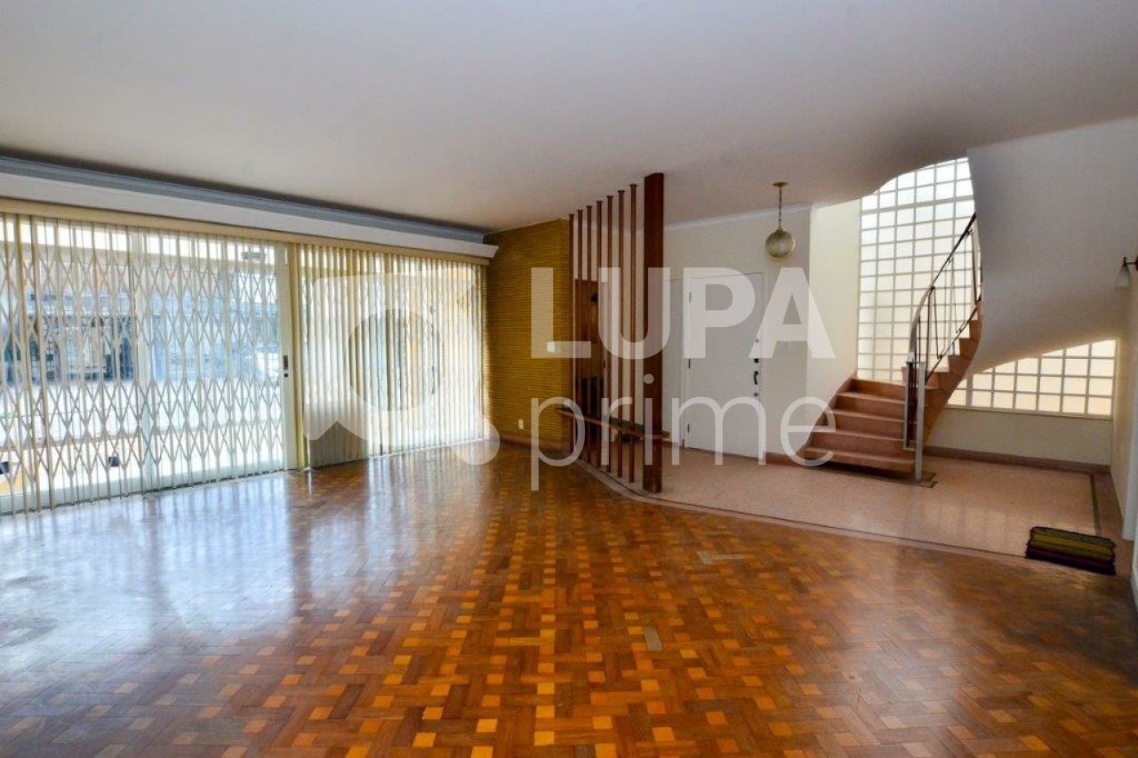 sobrado-venda-sao-paulo-moema-5dormitorios-2suites-4vagas-300m2-LS32911