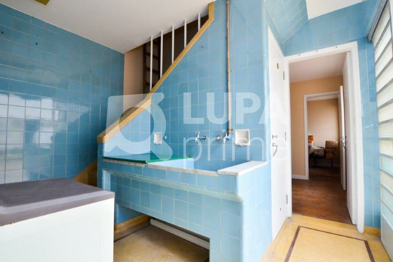 sobrado-venda-sao-paulo-moema-5dormitorios-2suites-4vagas-300m2-LS32911